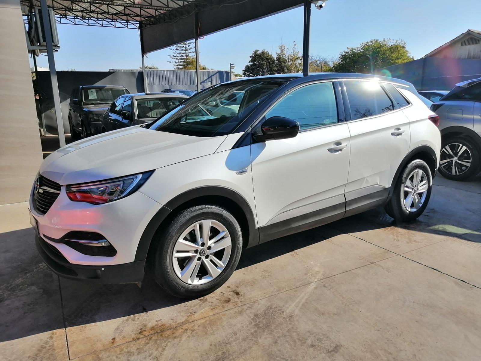 OPEL GRANDLAND X 1.2 MT TURBO  6 VELOCIDADES 2021 BUEN ESTADO - CALDO SANTI