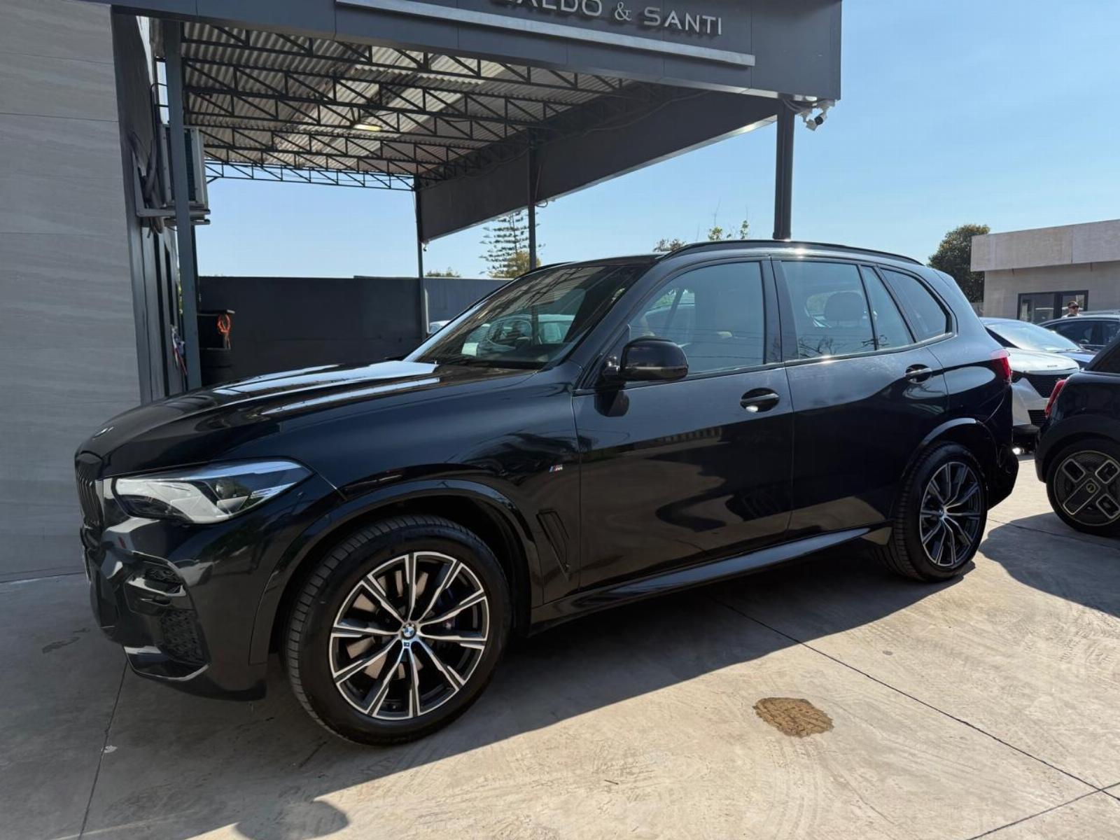 BMW X5 XDRIVE40I SPORT 3.0 AT 4X4 2022 BUEN ESTADO, CON SUS 2 LLAVES - CALDO SANTI