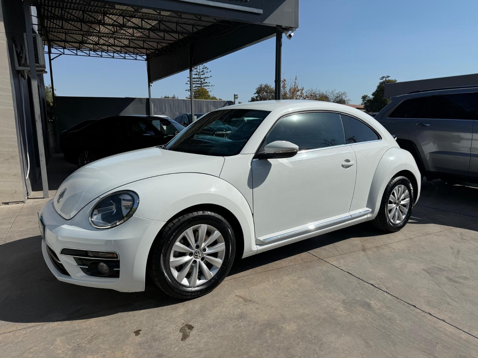 VOLKSWAGEN BEETLE 1.4 AT TURBO  2018 BUEN ESTADO, CON SUS 2 LLAVES - CALDO SANTI