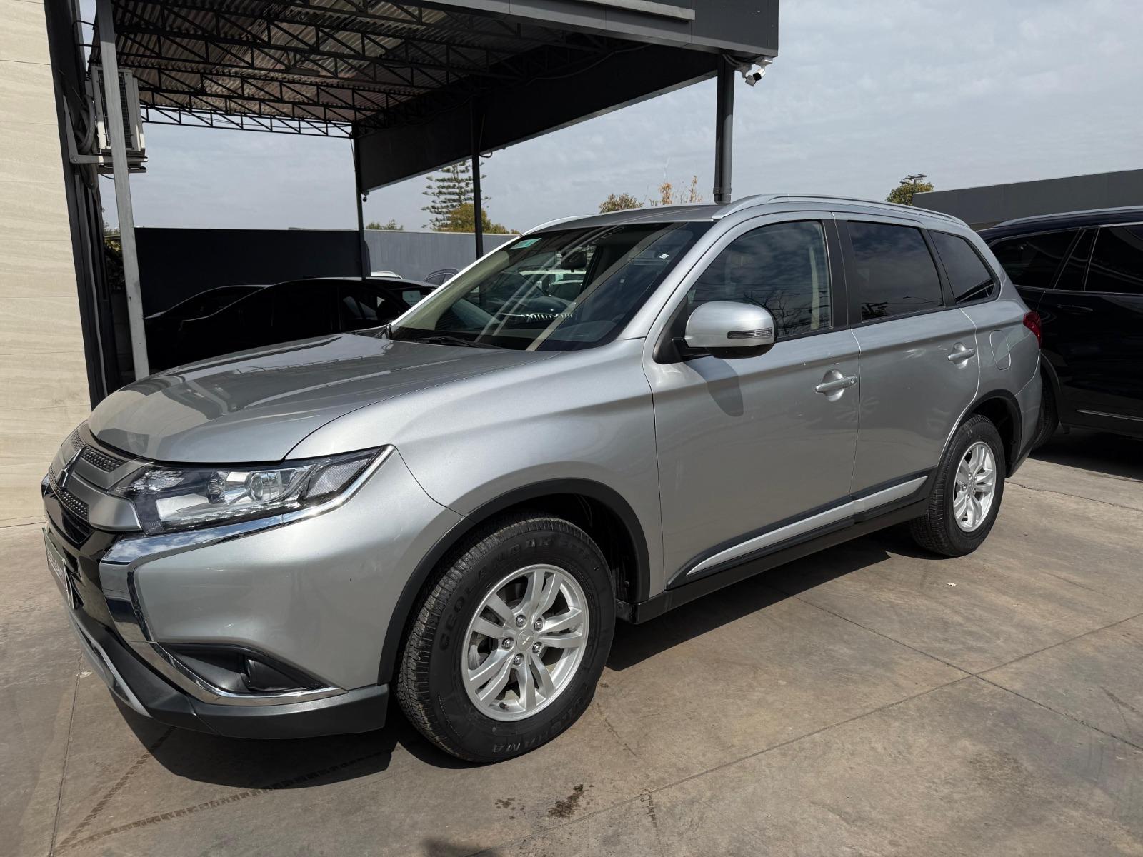 MITSUBISHI OUTLANDER 2.0 MECANICO 2020 MANTENCIONES AL DIA, BUEN ESTADO - 