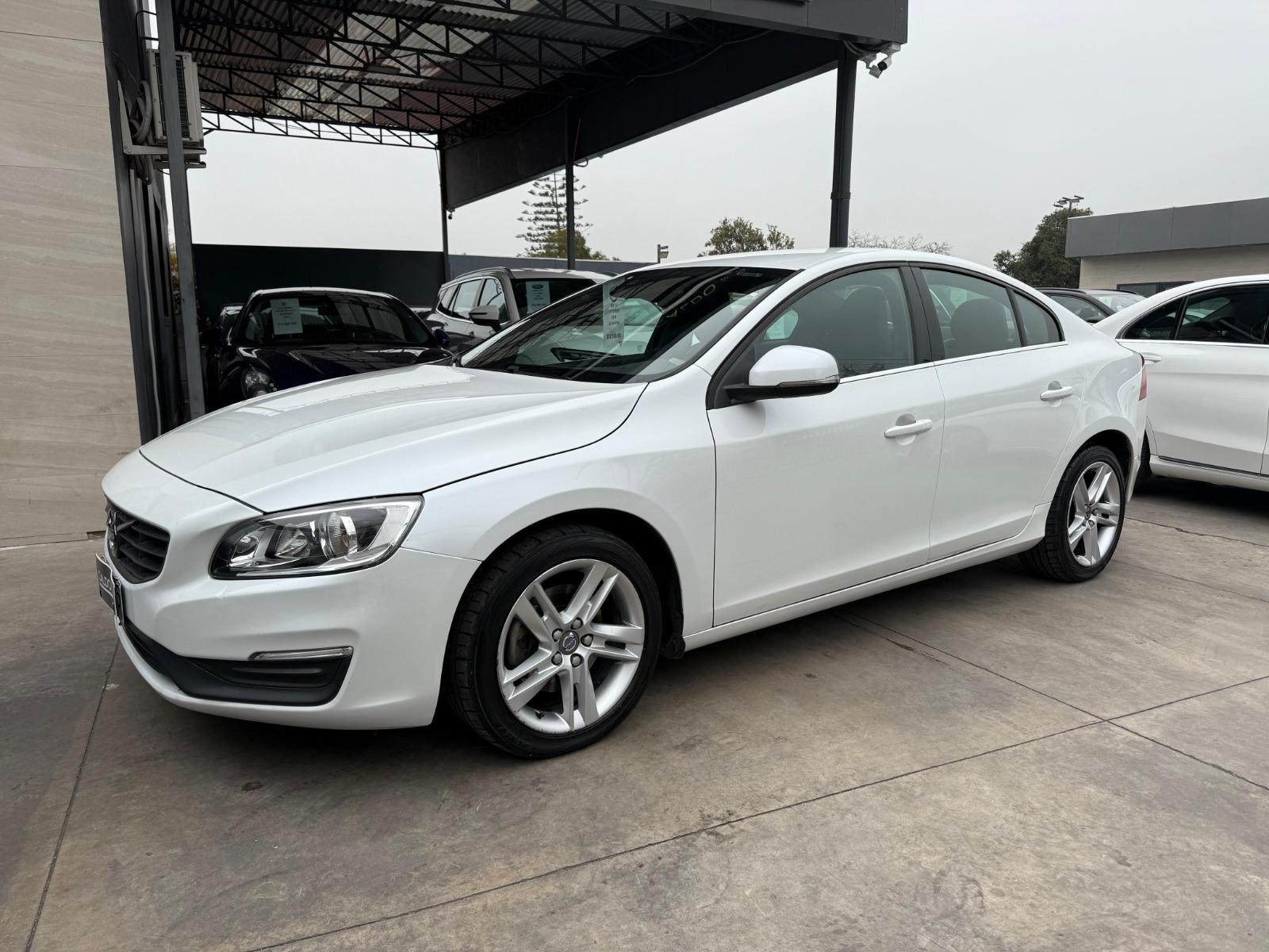 VOLVO S60 T4 COMFORT 1.6 AT  2016 BUEN ESTADO, CON SUS 2 LLAVES - CALDO SANTI