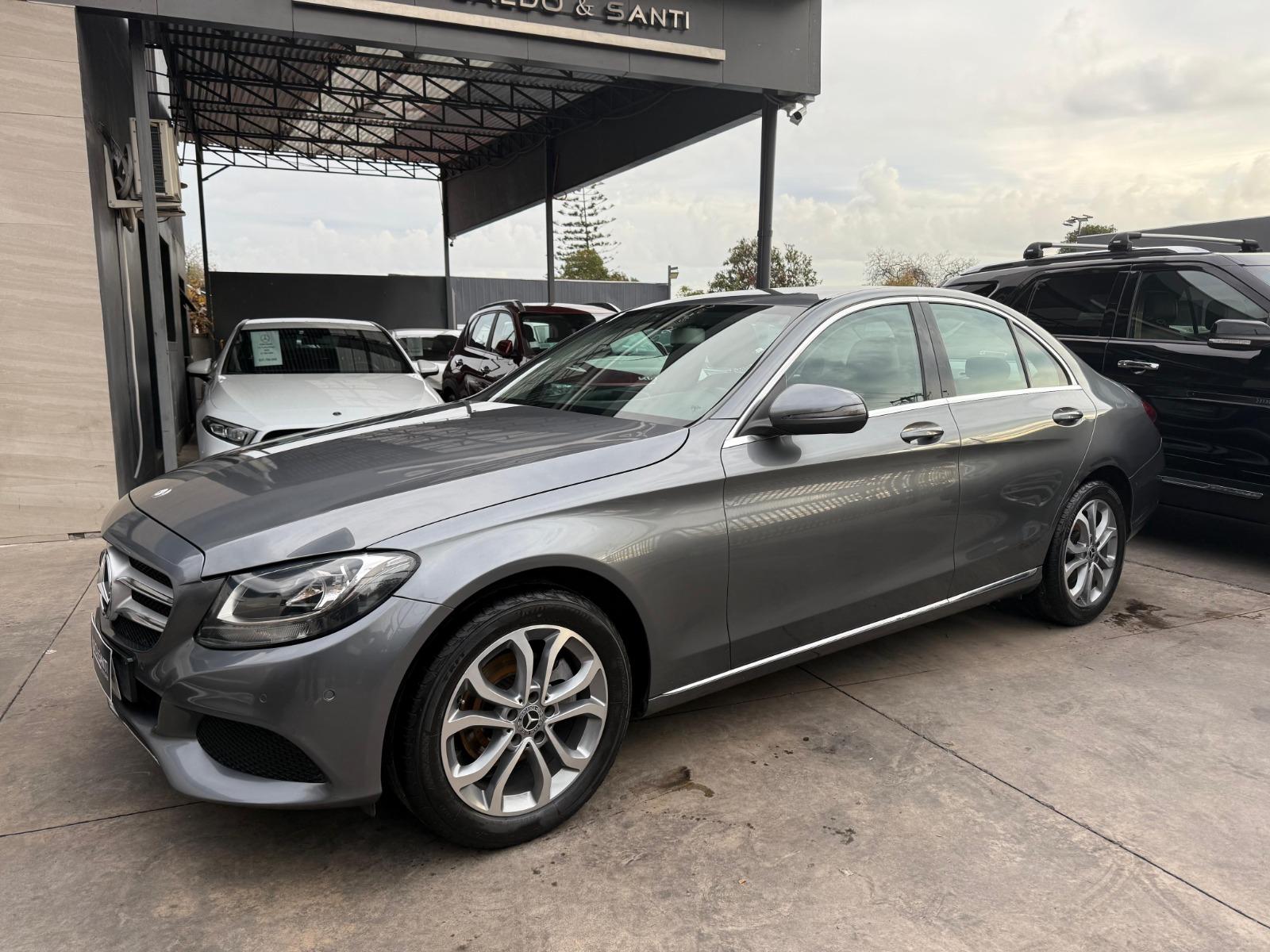MERCEDES-BENZ C180 1.6 AT 2017 BUEN ESTADO, CON SUS 2 LLAVES - FULL MOTOR