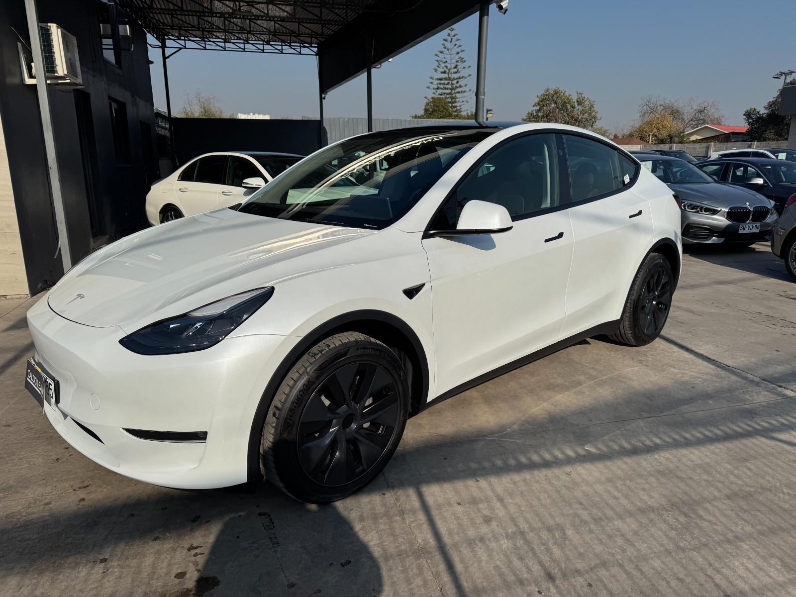 TESLA MODEL Y LONG RANGE DUAL MOTOR 4X4 2024 PRACTICAMENTE NUEVO! - CALDO SANTI