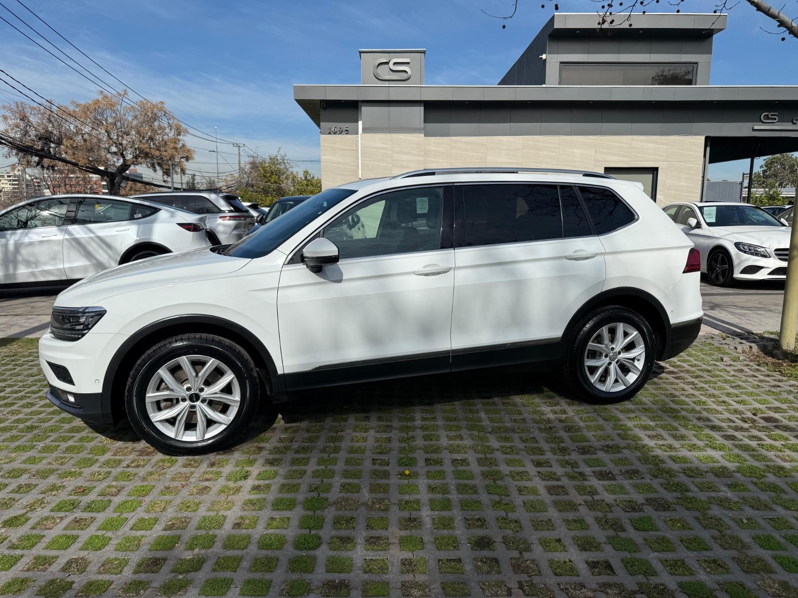 VOLKSWAGEN TIGUAN TSI 2.0 AT 4MOTION MANTENCIONES 2018 3 CORRIDAS DE ASIENTO - FULL MOTOR