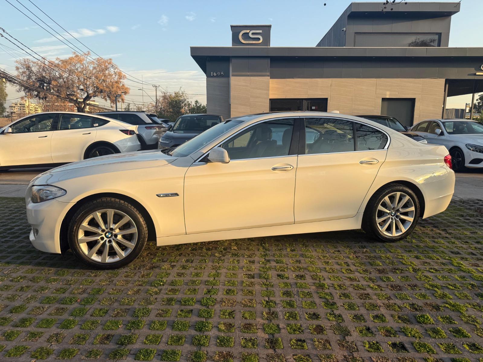 BMW 535 3.0 AT TURBO 2013 BUEN ESTADO, CON SUS 2 LLAVES - 