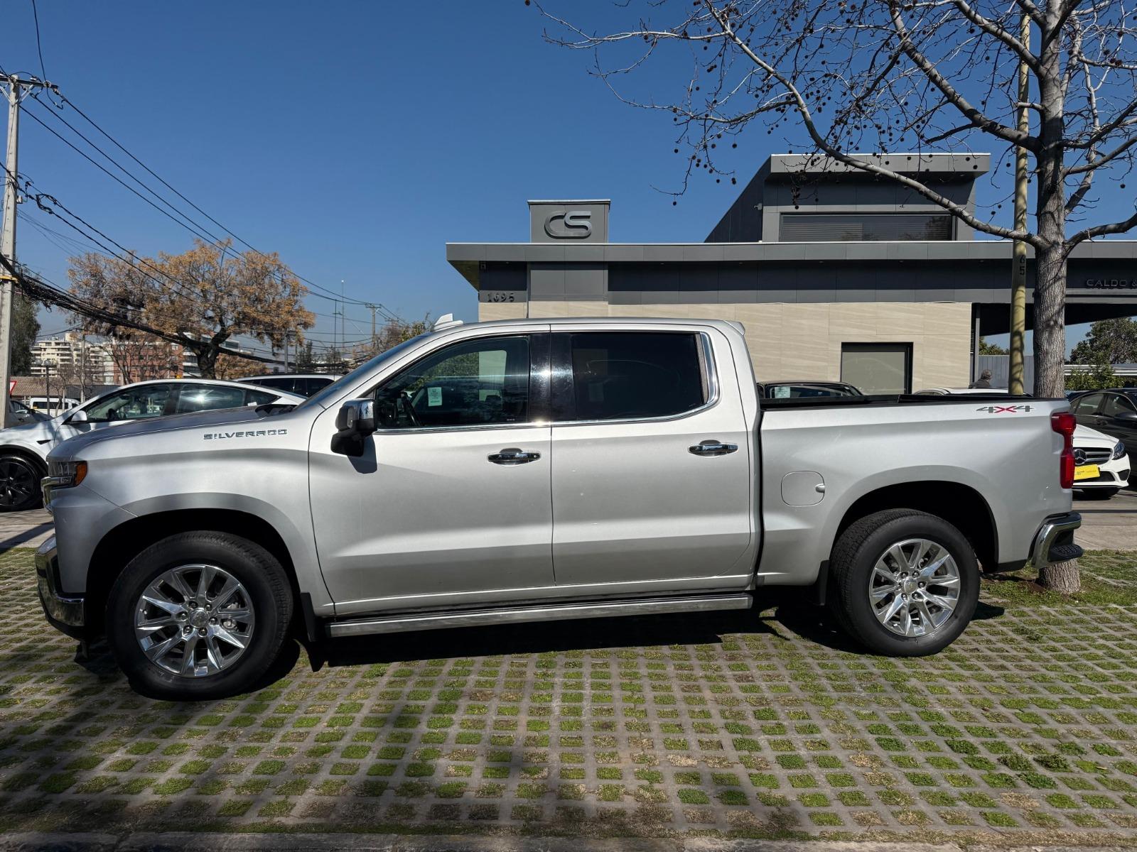 CHEVROLET SILVERADO LTZ 5.3 AT 4X4 2022 BUEN ESTADO, CON SUS 2 LLAVES - CALDO SANTI