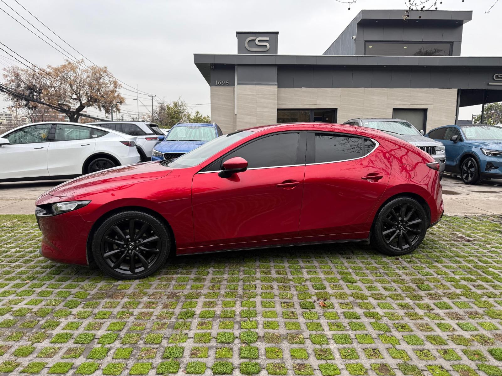 MAZDA 3 SPORT 2.0 AT  2021 SUNROOF, 2 LLAVES - CALDO SANTI