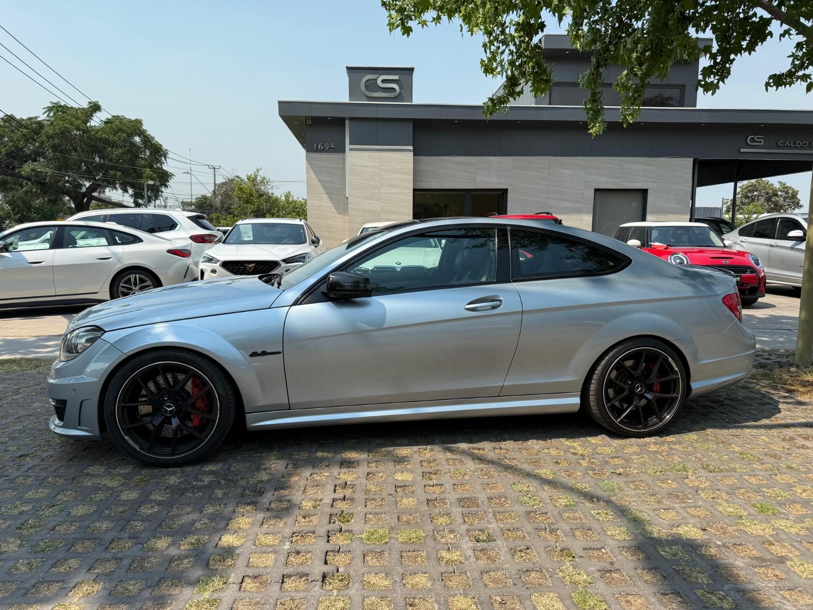 MERCEDES-BENZ C63 COUPE 6.3 AT AMG  2013 BUEN ESTADO, CON SUS 2 LLAVES - 