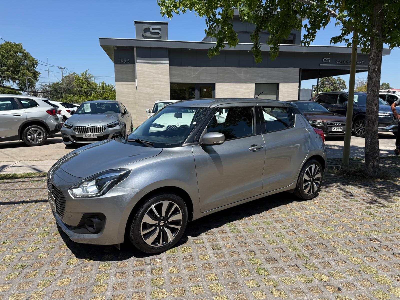 SUZUKI SWIFT GLX 1.2 MT 2019 Hecho en Japón, Poco Kilometraje - 