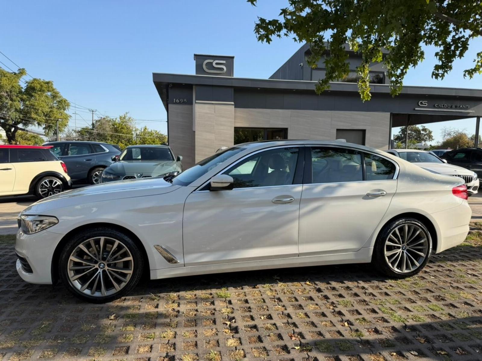 BMW 530I 2.0 AT  2018 BUEN ESTADO, CON SUS 2 LLAVES - CALDO SANTI