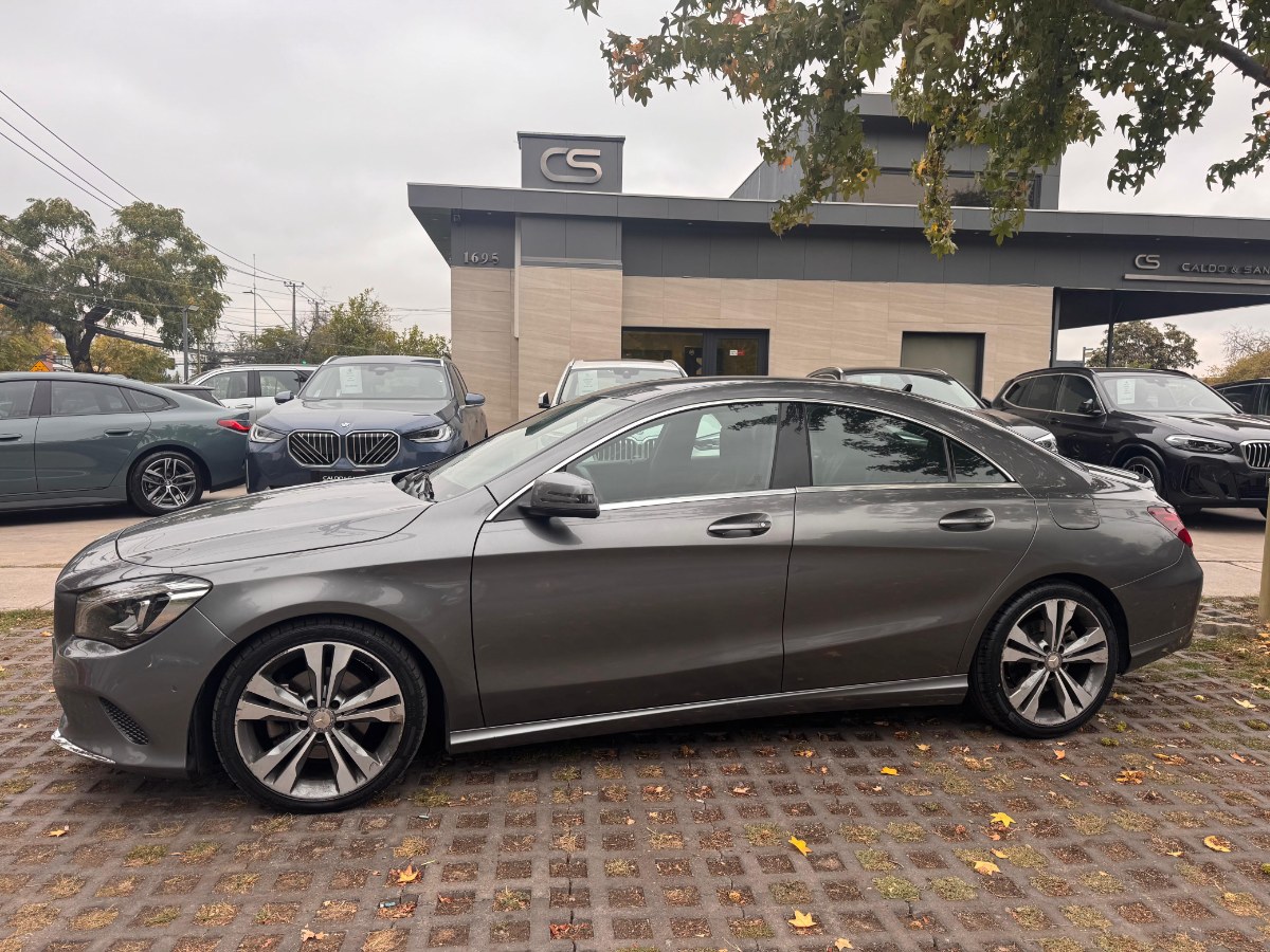 MERCEDES-BENZ CLA 180 1.6 AT  2017 BUEN ESTADO, CON SUS 2 LLAVES - FULL MOTOR