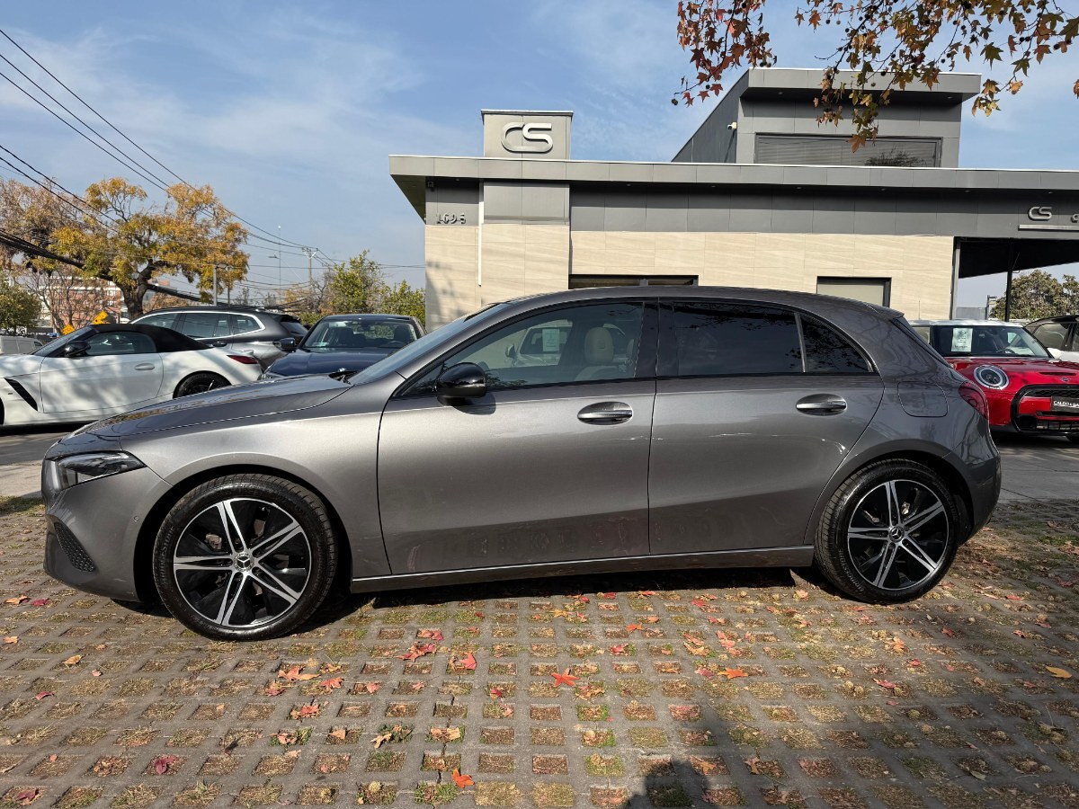 MERCEDES-BENZ A200 PROGRESSIVE HB 1.3 AT 2024 MANTENCIONES AL DIA EN LA MARCA - FULL MOTOR