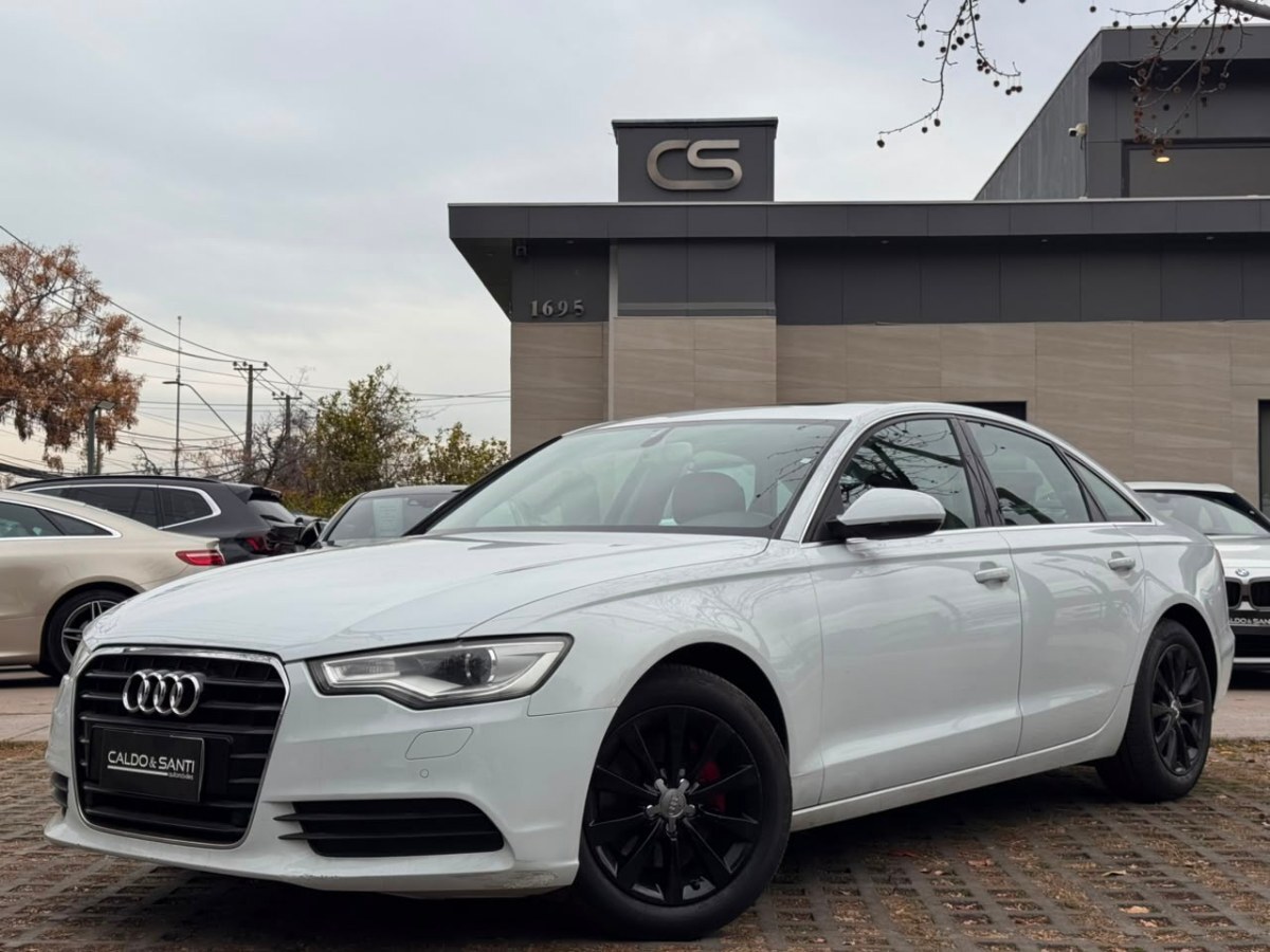 AUDI A6 FSI 2.0 AT 2013 BUEN ESTADO, CON SUS 2 LLAVES - FULL MOTOR