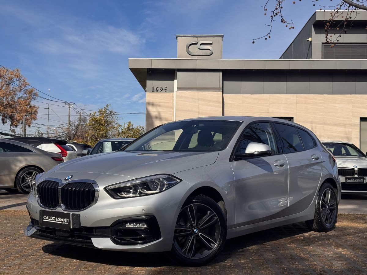 BMW 118I 1.5 AT 2021 IMPECABLE ESTADO - FULL MOTOR