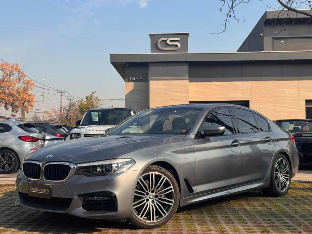 BMW 530I M SPORT 2.0 AT 2021 IMPECABLE ESTADO - FULL MOTOR