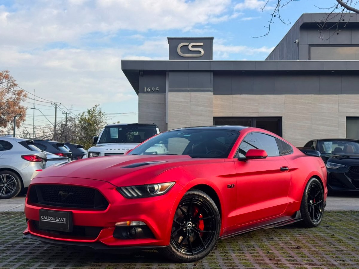 FORD MUSTANG GT 5.0 V8 AT 2015 VINILO ROJO SATIN, COLOR ORIGINAL ROJO BRILLANTE - FULL MOTOR