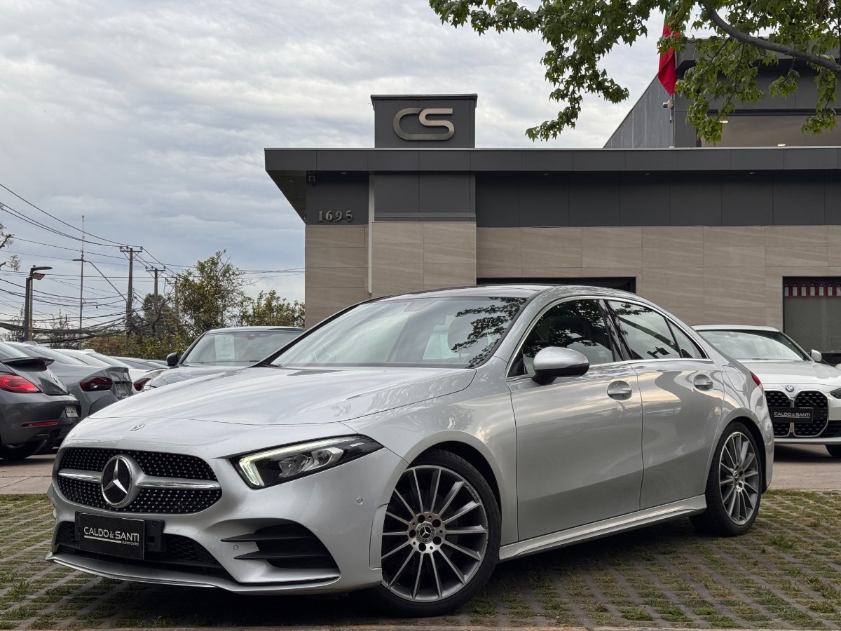 MERCEDES-BENZ A250 SEDAN 2.0 AT 2022 IMPECABLE ESTADO - FULL MOTOR