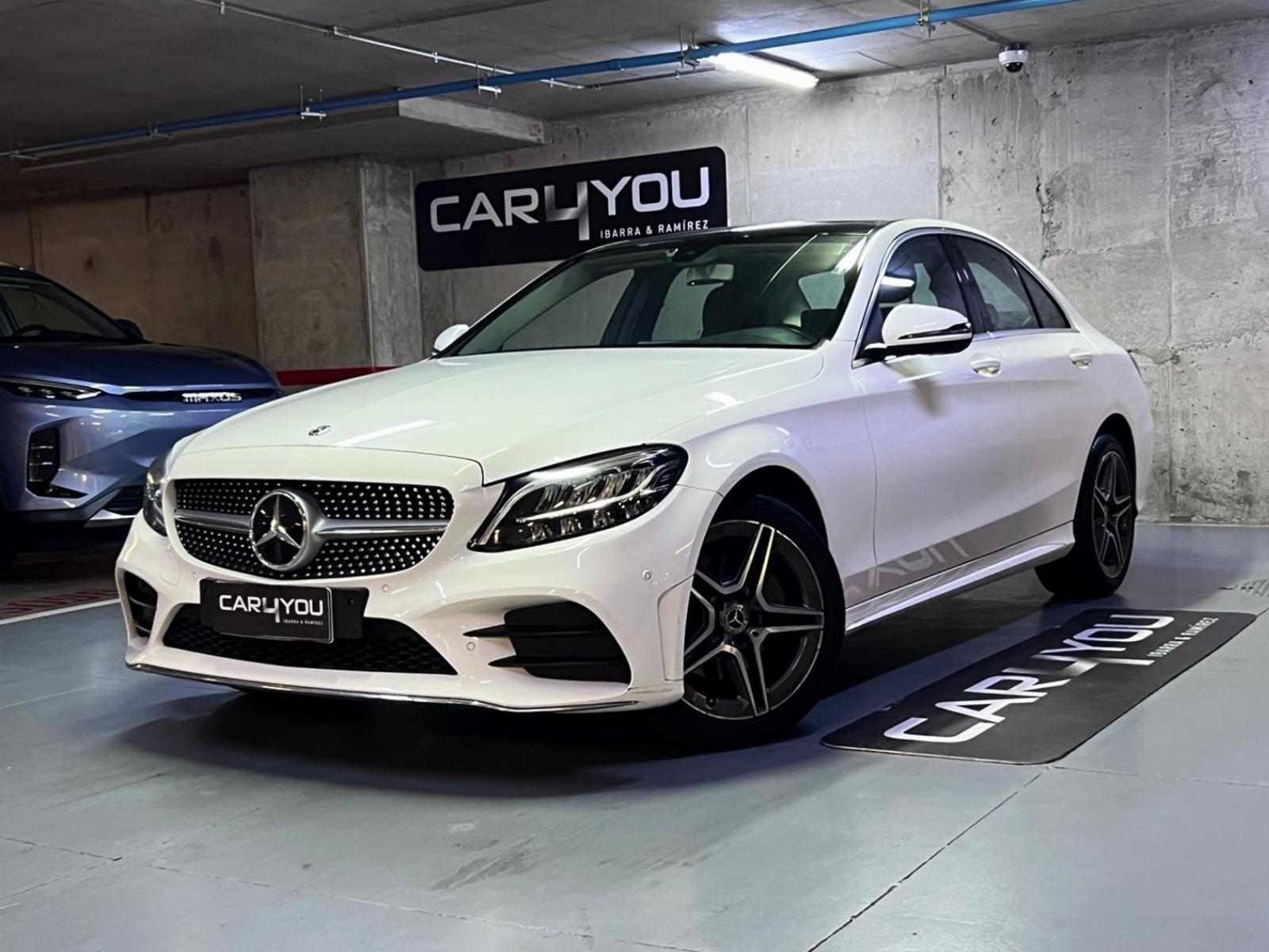 MERCEDES-BENZ C200 LOOK AMG 2021 MANTENIMIENTO AL DÍA UN DUEÑO - 