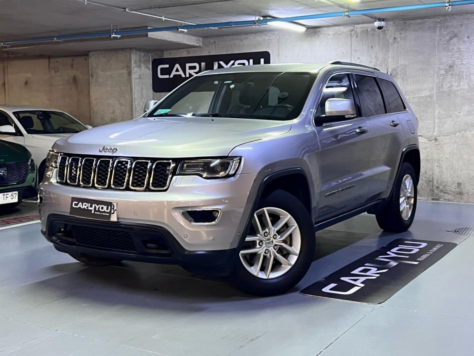 JEEP GRAND CHEROKEE LAREDO 3.6 2018 ÚNICO DUEÑO - 