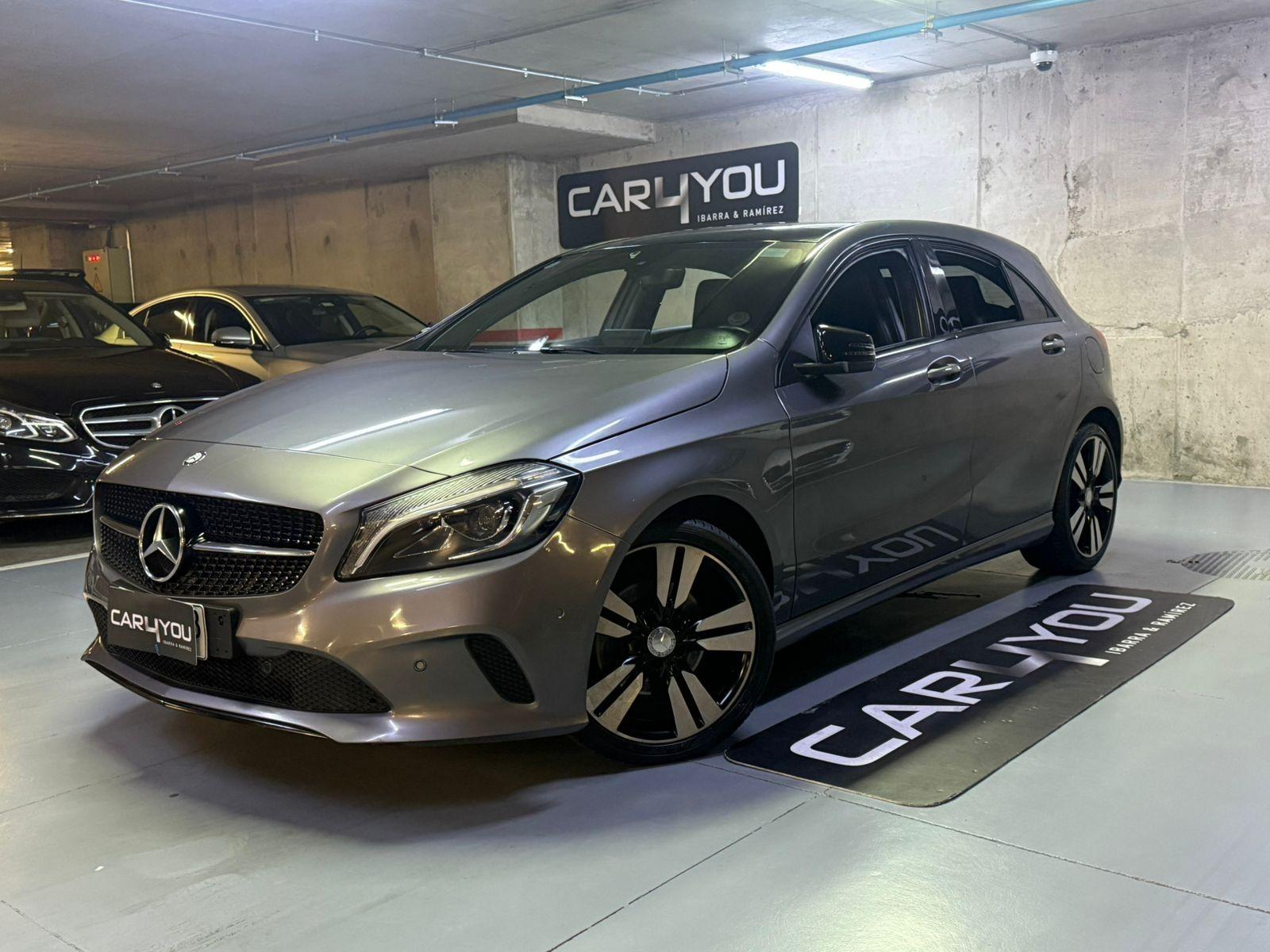 MERCEDES-BENZ A200 EQUIPADA CON CALEFACCIÓN DE ASIENTOS 2017 - FULL MOTOR