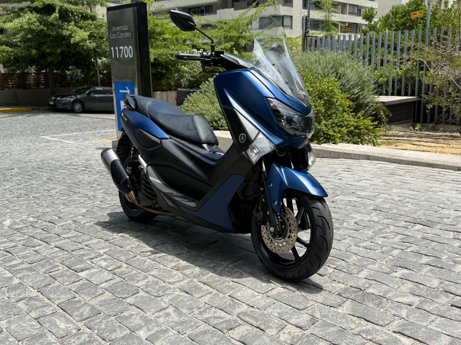 YAMAHA NMAX 150 2021 SOLO 2.100 km ! Realmente nueva - FULL MOTOR