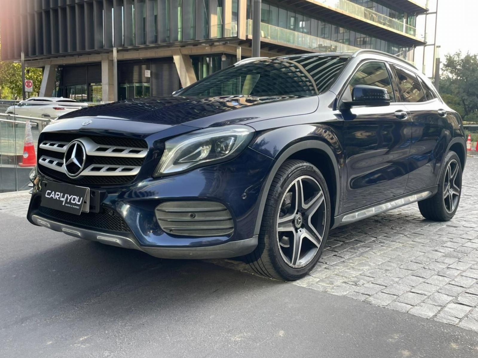 MERCEDES-BENZ GLA 250 4MATIC 2019 ÚNICO DUEÑO - FULL MOTOR
