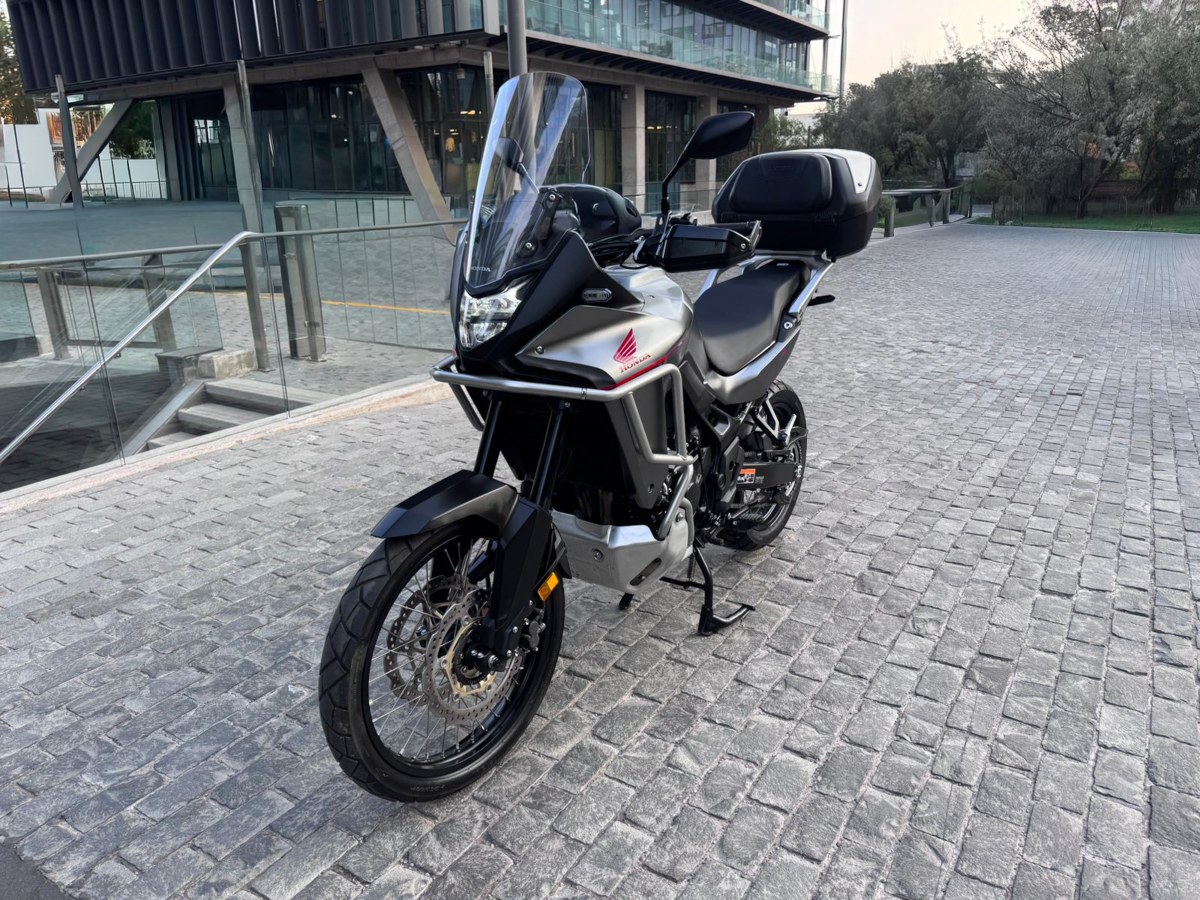 HONDA XL 750 2024 ÚNICO DUEÑO - FULL MOTOR