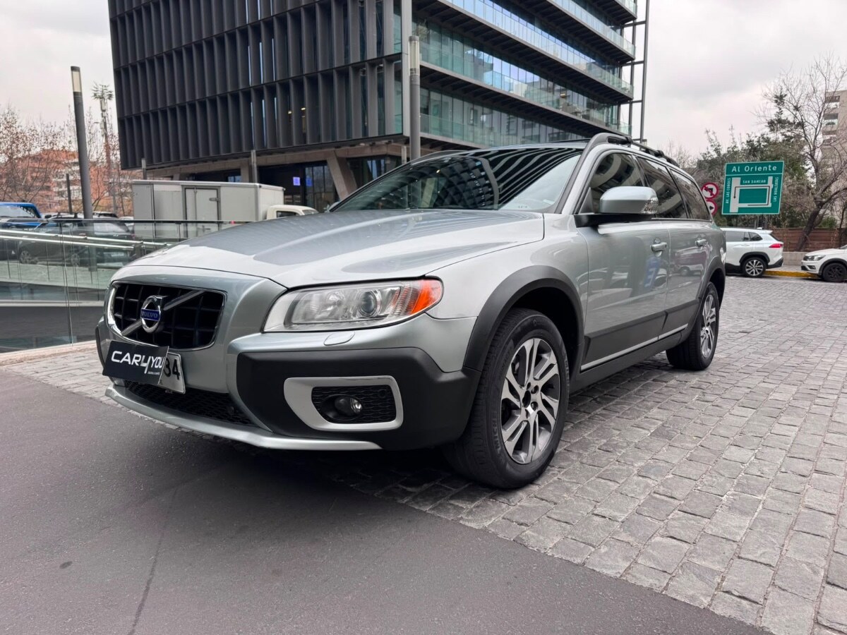 VOLVO XC70 D5 PLUS 2013 SOLO 98.000 KM - FULL MOTOR