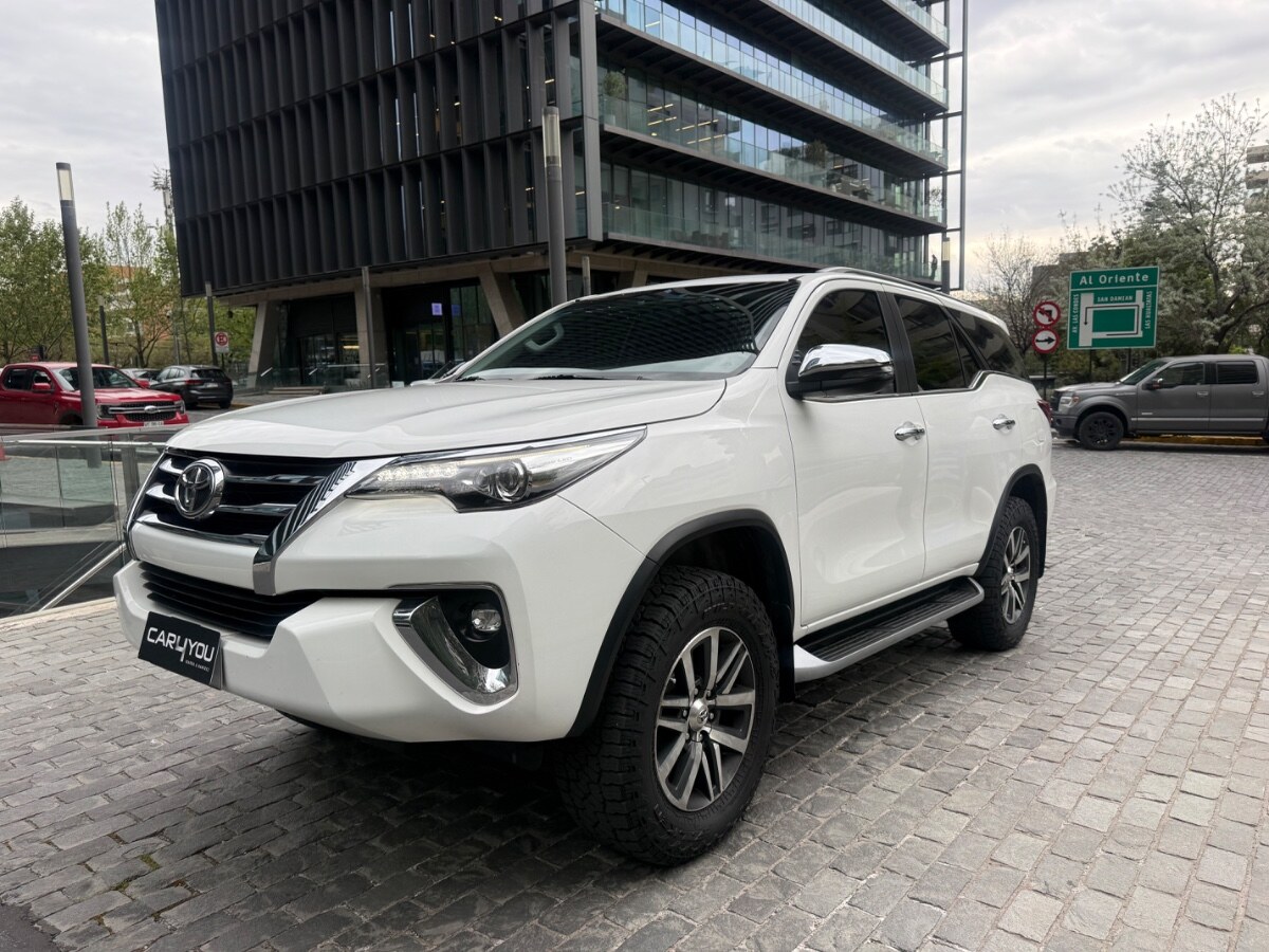 TOYOTA FORTUNER SRX 4X4 2019 TOP DE LINEA- DOS DUEÑOS - FULL MOTOR