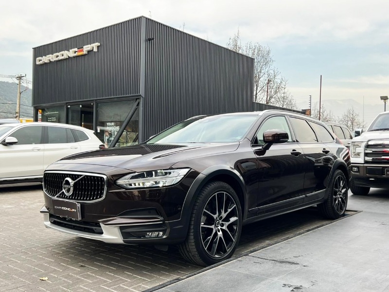 VOLVO V90 CROSS COUNTRY DIÉSEL D5 AWD 2019 POCOS KILOMETROS - 