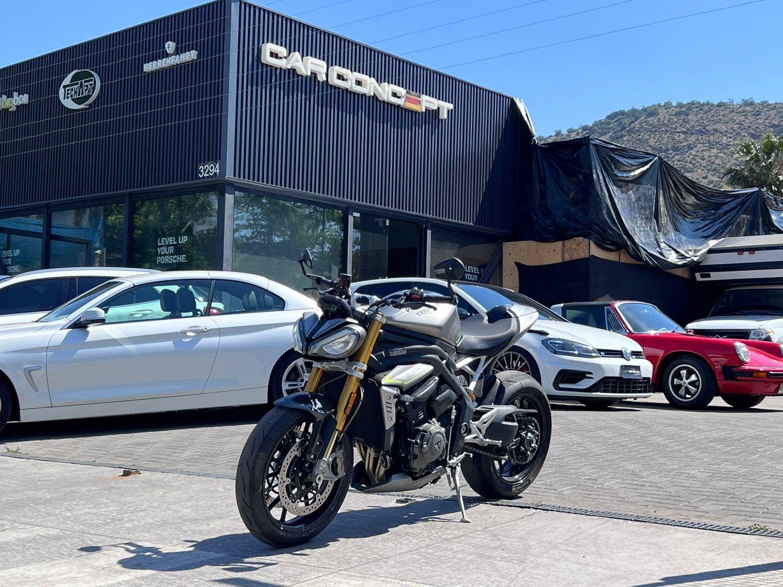TRIUMPH SPEED TRIPLE R S 1.200 CC 2022 MANTENIMIENTO EN LA MARCA UN DUEÑO - Car Concept