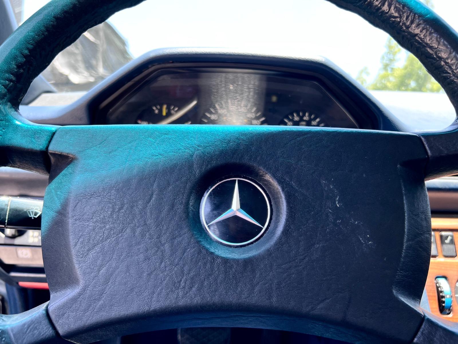 Rad Racer - Mercedes-Benz 300E W124 Rad Racer - Mercedes-Benz 300E W124