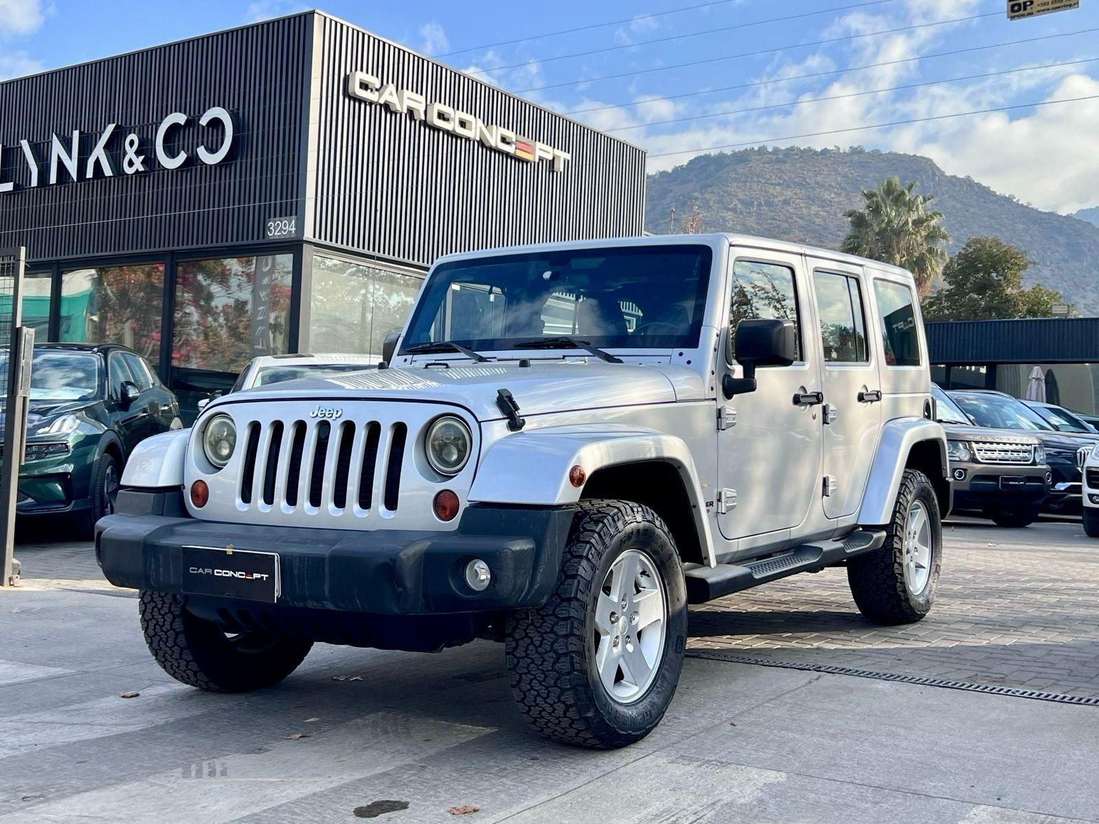 JEEP WRANGLER SAHARA 2.8 2012 UNLIMITED MANTENIMIENTO AL DIA - Car Concept