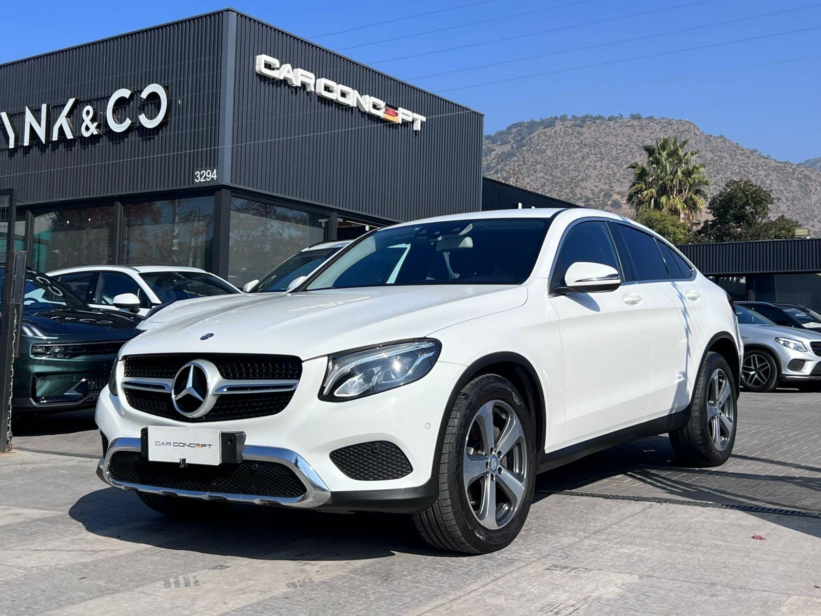 MERCEDES-BENZ GLC 220D COUPE 4MATIC 2017 MANTENIMIENTO AL DÍA - Car Concept