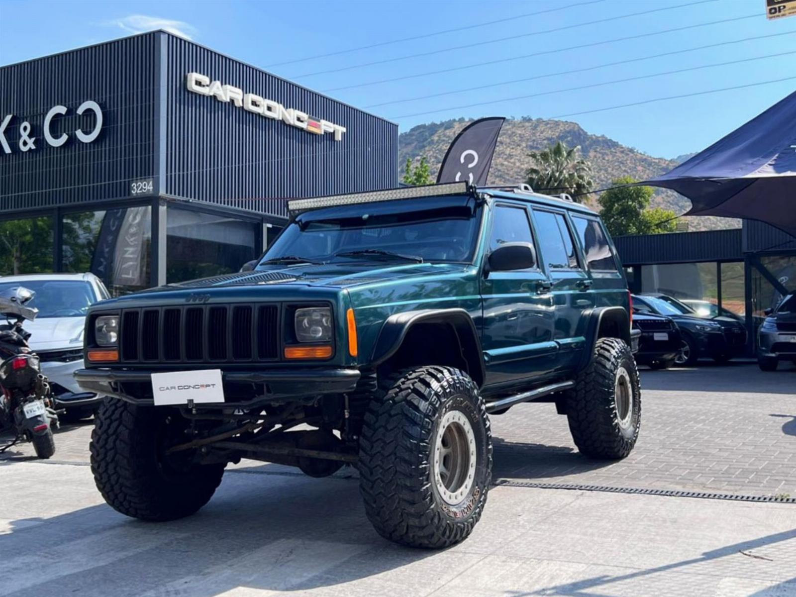 JEEP CHEROKEE CLASSIC 4.0 2001 EQUIPO EXTRA - FULL MOTOR