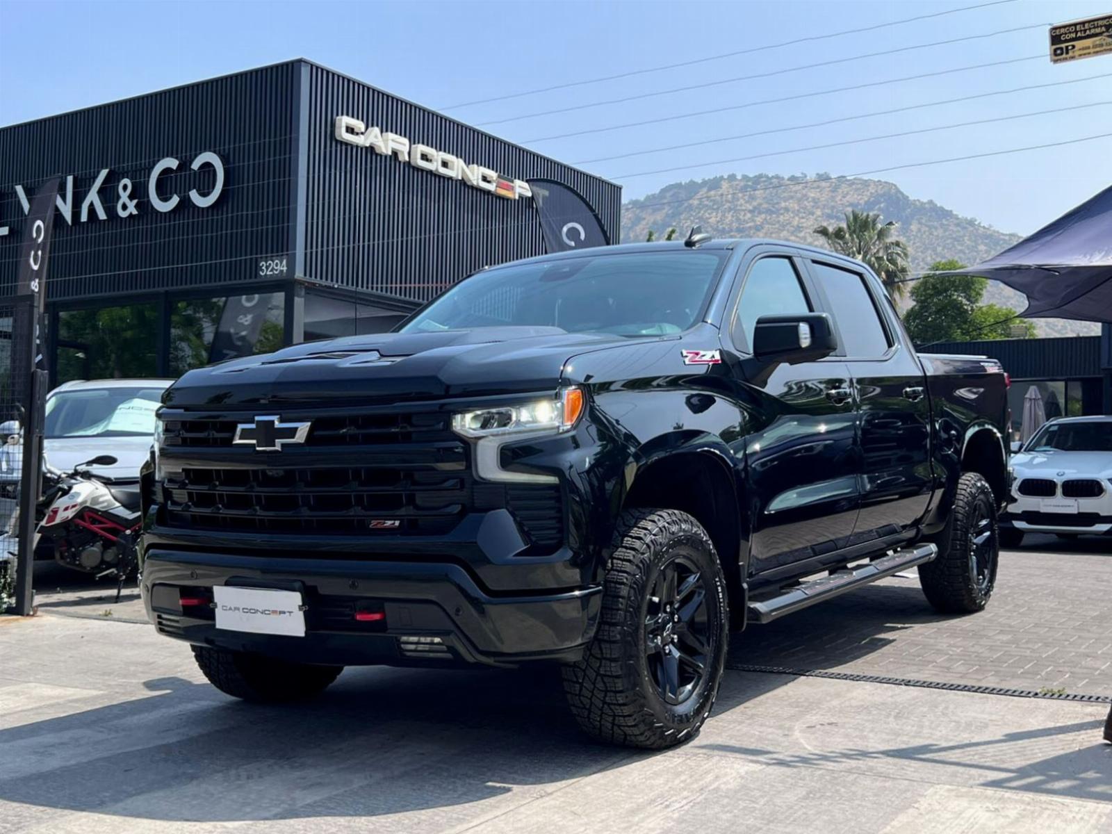 CHEVROLET SILVERADO LT TRAIL BOSS 2024 MANTENIMIENTO EN LA MARCA UN DUEÑO - FULL MOTOR