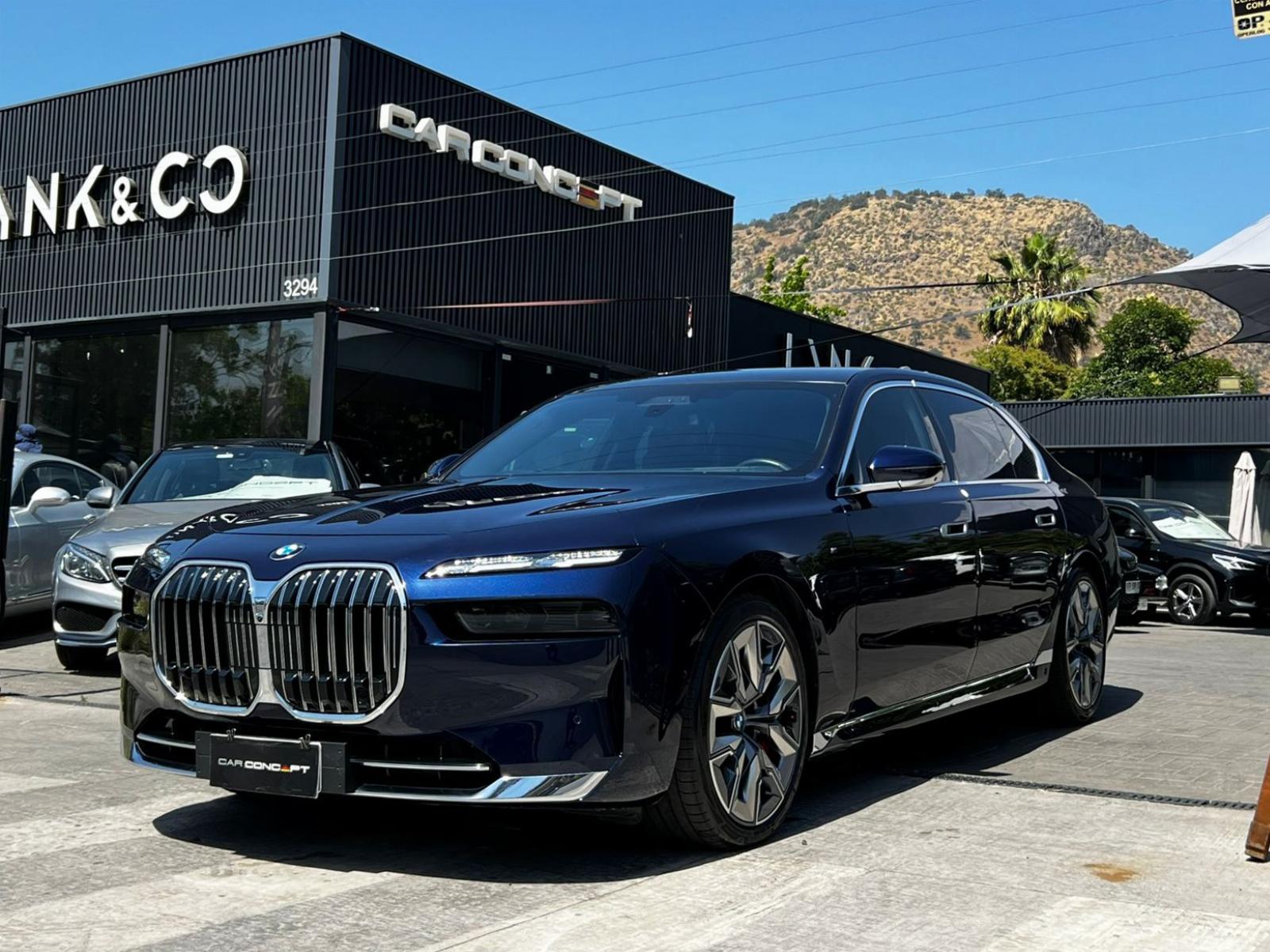 BMW 740 3.0 TURBO 2025 UN DUEÑO MANTENIMIENTO EN LA MARCA - 