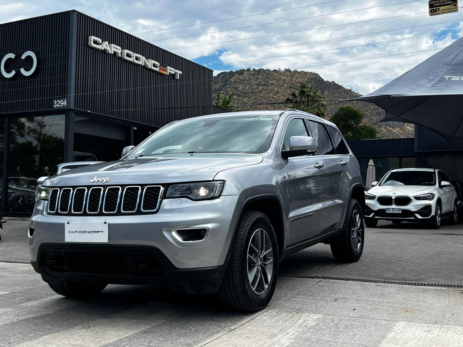 JEEP GRAND CHEROKEE LAREDO 3.6 2019 MANTENIMIENTO EN LA MARCA UN DUEÑO - FULL MOTOR