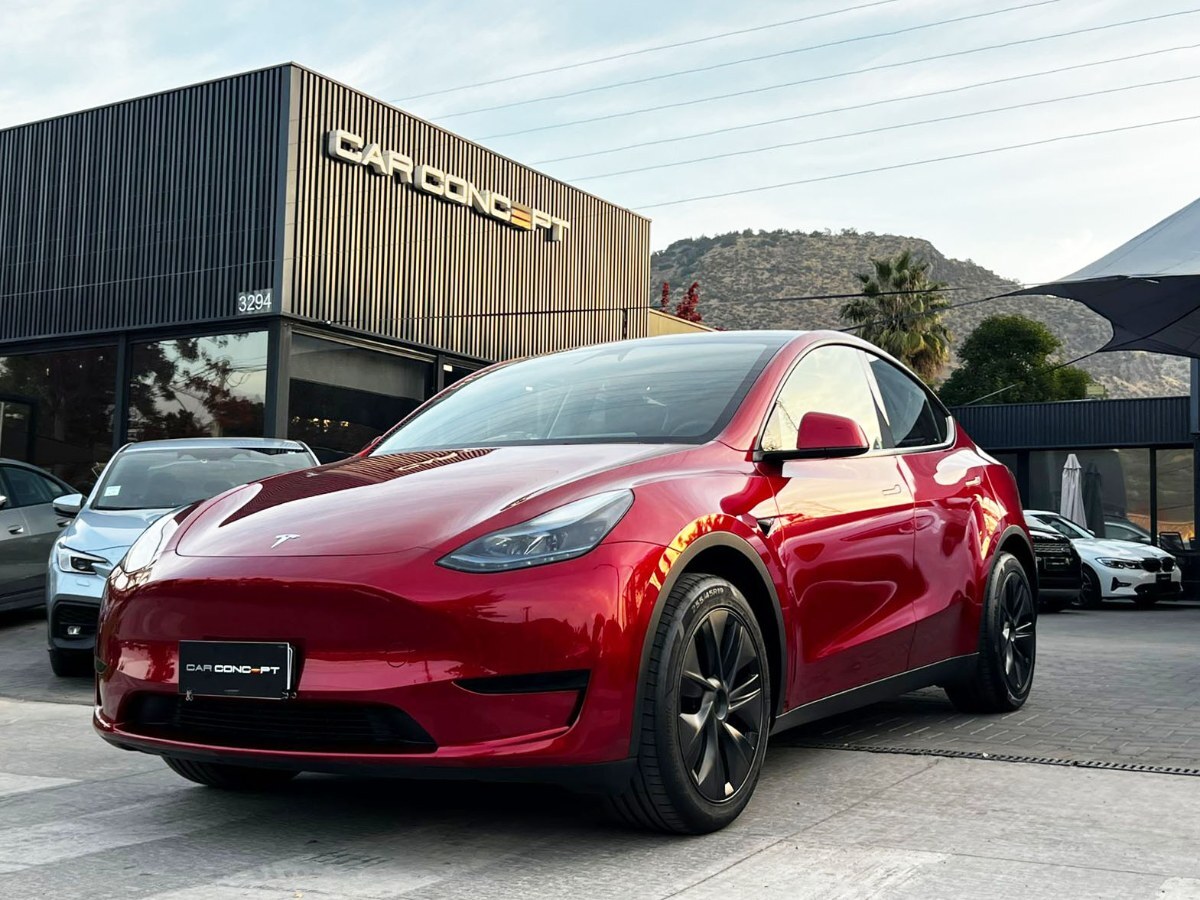 TESLA MODEL Y STANDART RANGE 2025 MANTENIMIENTO EN LA MARCA UN DUEÑO - FULL MOTOR
