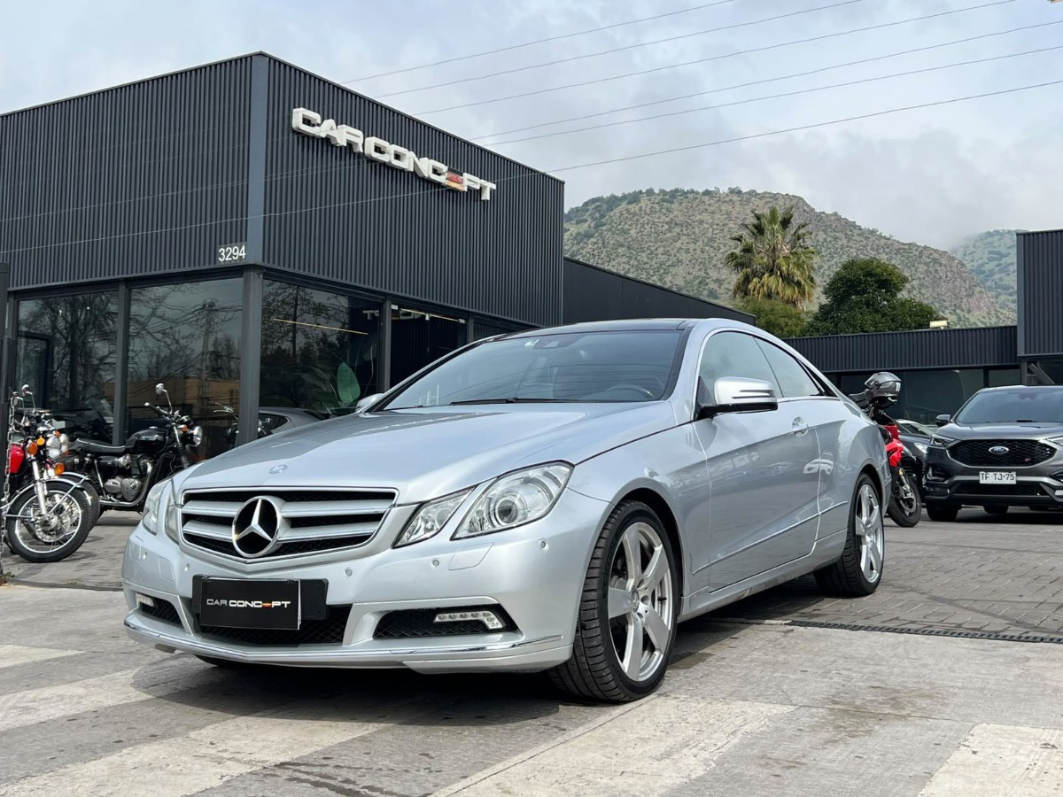 MERCEDES-BENZ E500 COUPE 2011 - FULL MOTOR