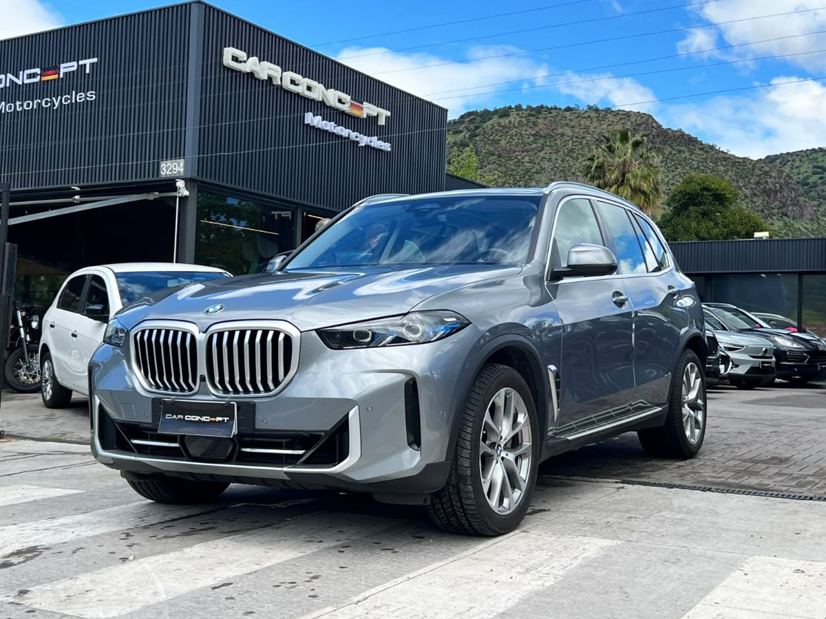 BMW X5 3.0 XDrive LCI  2025 UN DUEÑO MANTENIMIENTO EN LA MARCA - FULL MOTOR