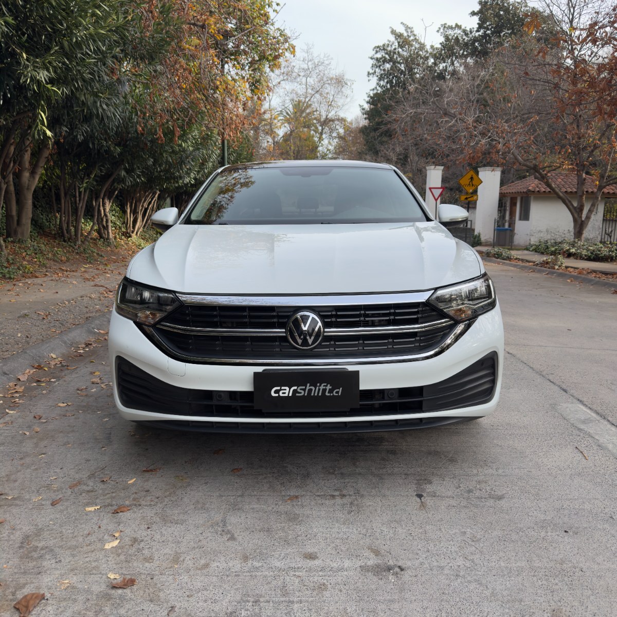 VOLKSWAGEN JETTA COMFORTLINE SKY 2023 DOS DUEÑOS - FULL MOTOR