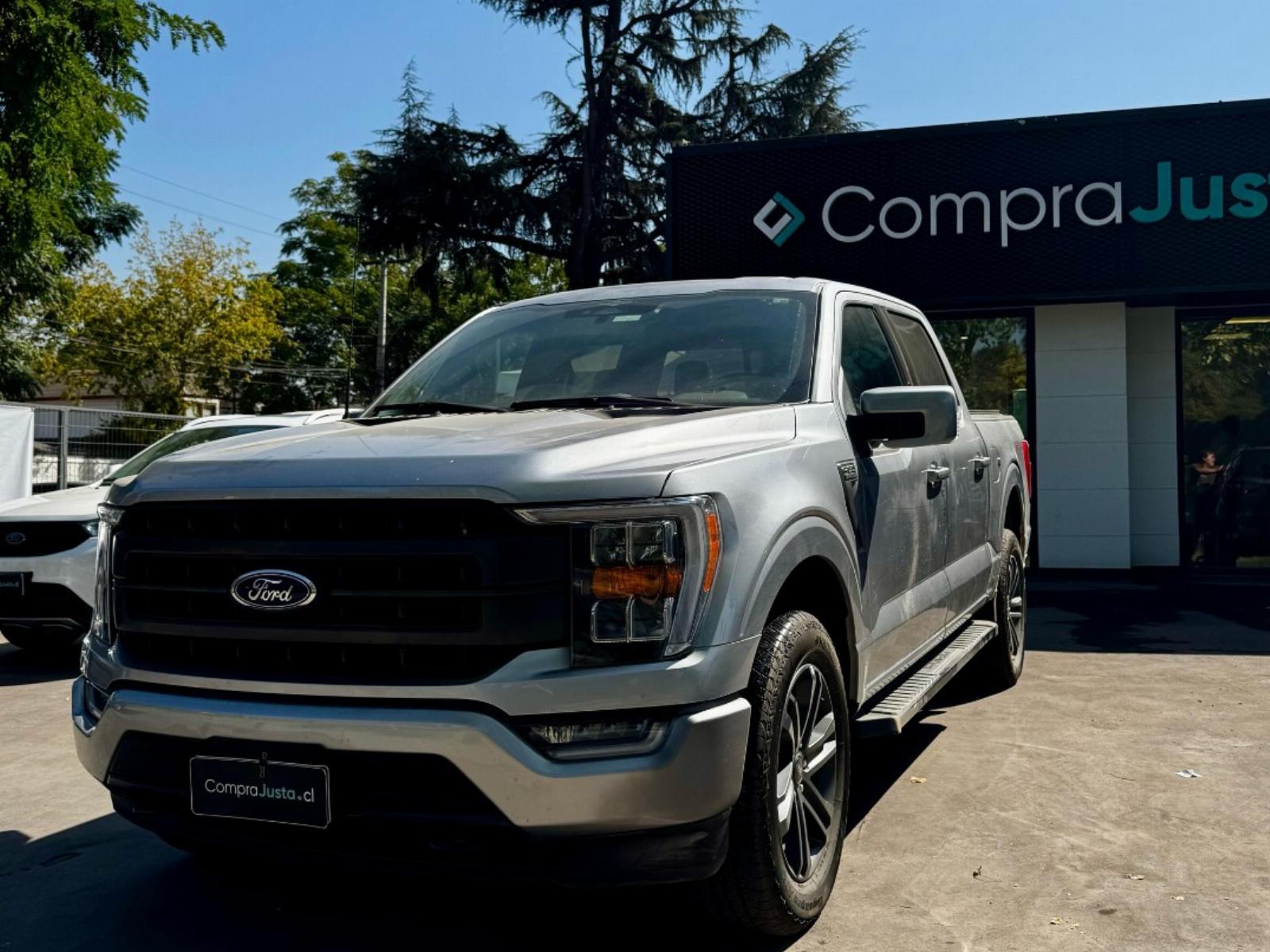 FORD F-150 LARIAT SPORT 5.0 4X4 AT  2024 ÚNICO DUEÑO / FACTURABLE - 