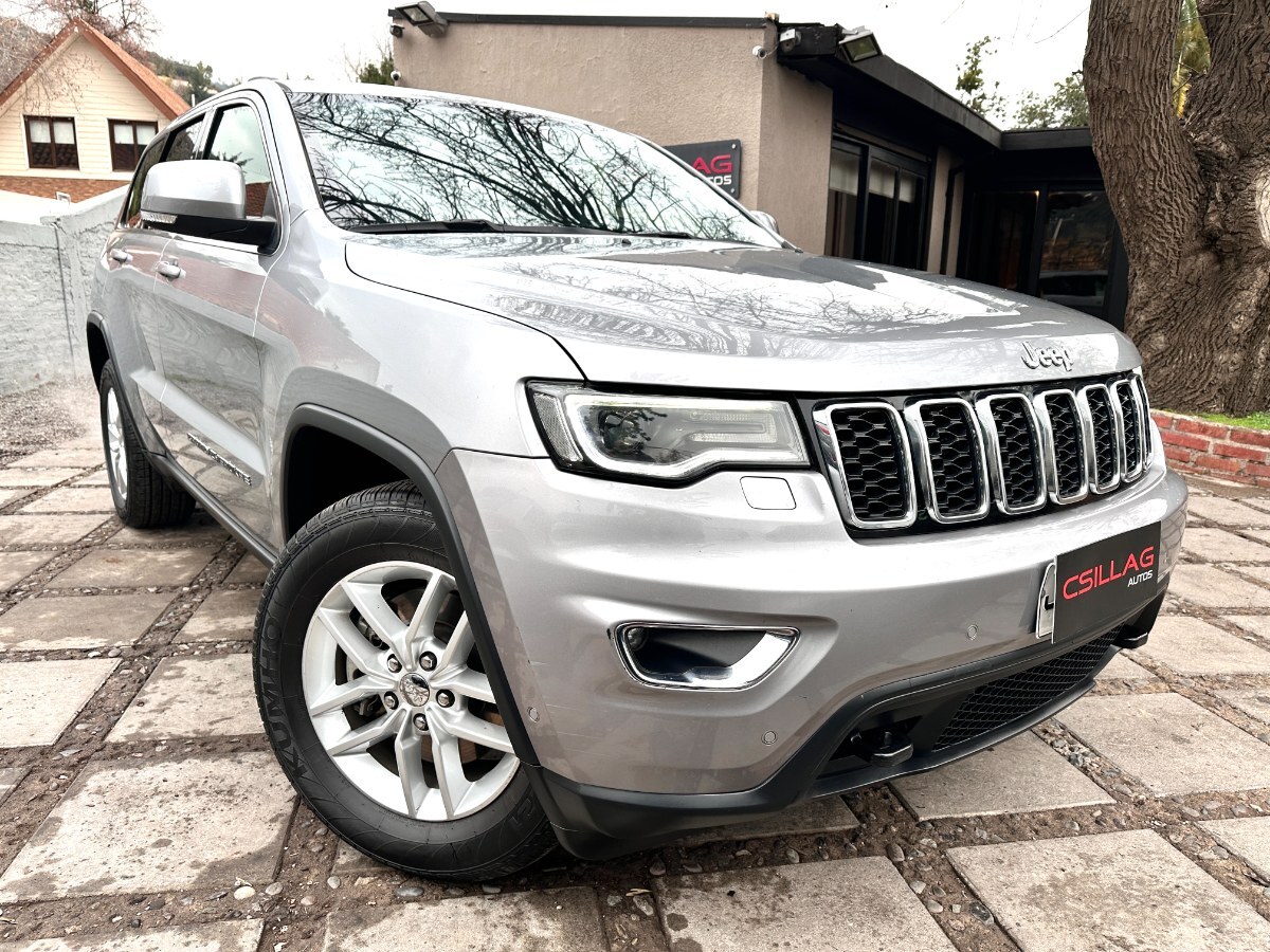 JEEP GRAND CHEROKEE LAREDO 4X4 2017 Realmente superior - FULL MOTOR