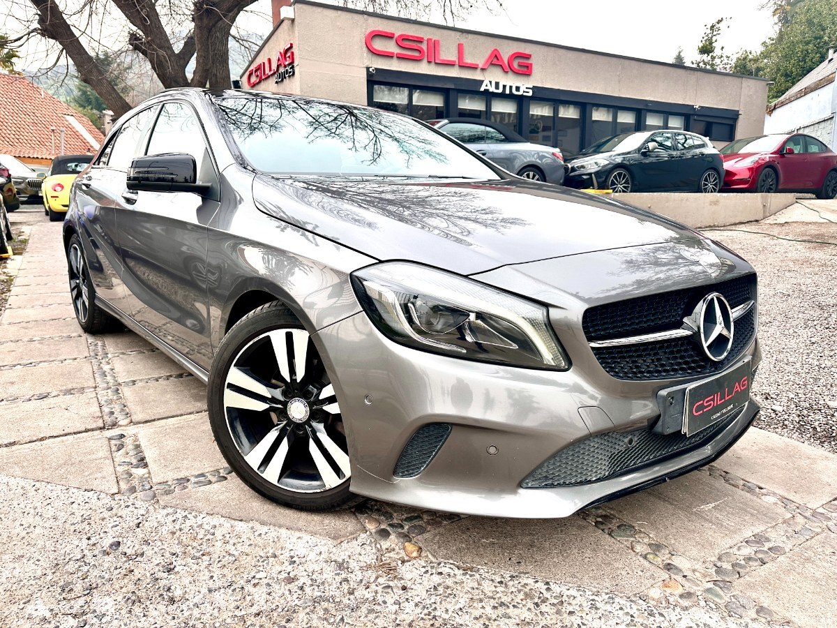 MERCEDES-BENZ A200 D Automático Diesel 2017 Version máximo equipo - FULL MOTOR