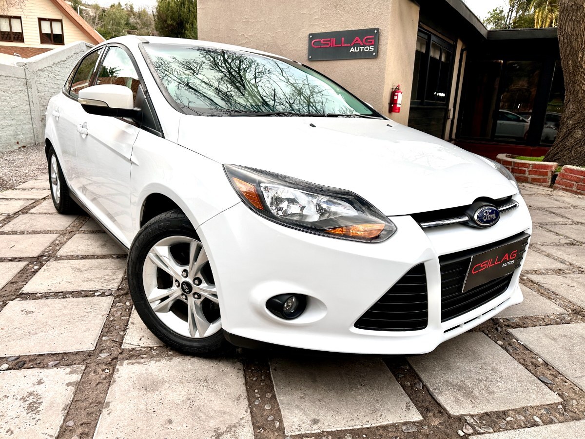 FORD FOCUS 2.0 SEDAN 2014 Flamantísimo - FULL MOTOR