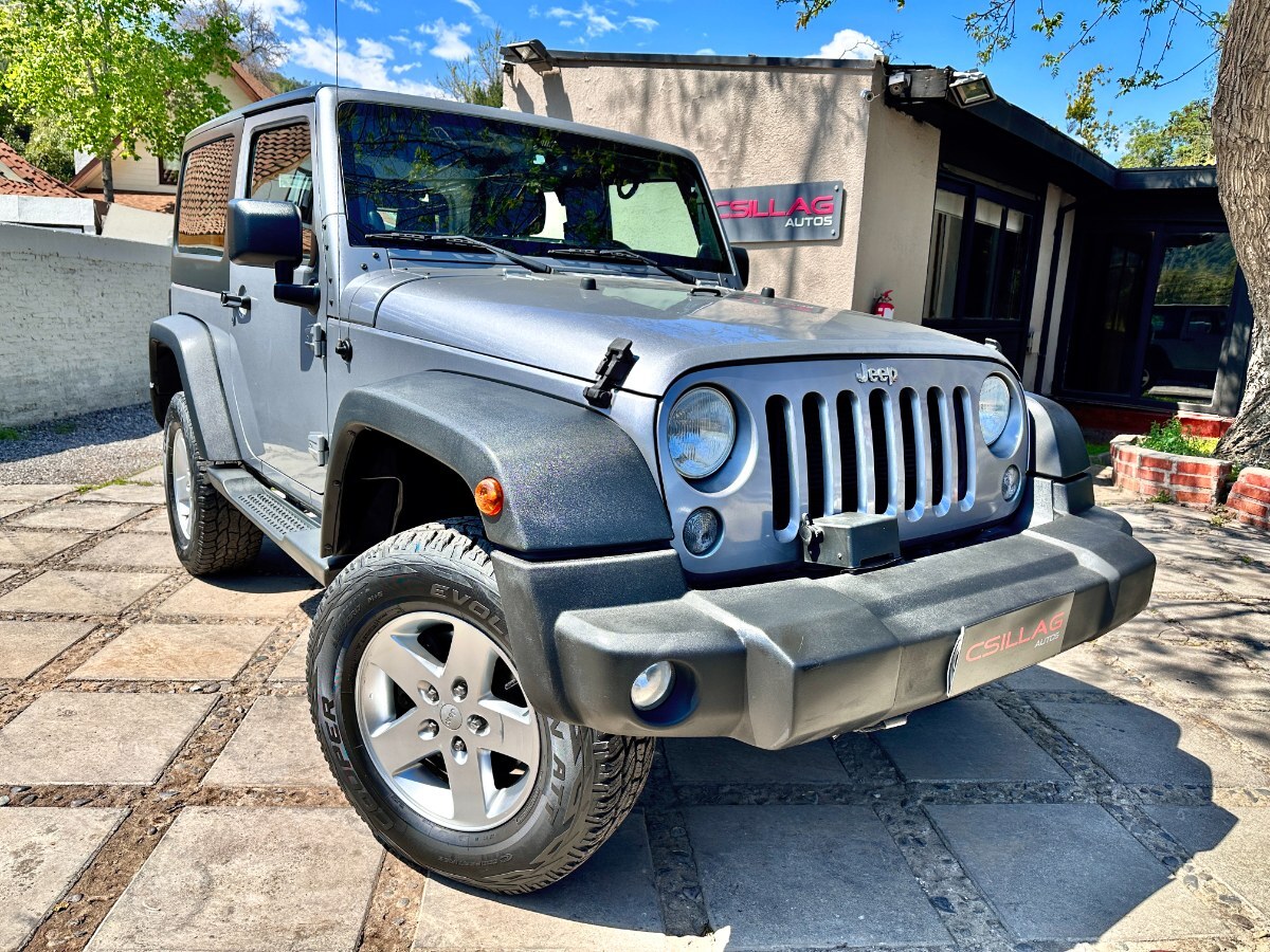 JEEP WRANGLER SPORT 4X4 DESCAPOTABLE 2014 Realmente maravilloso - FULL MOTOR