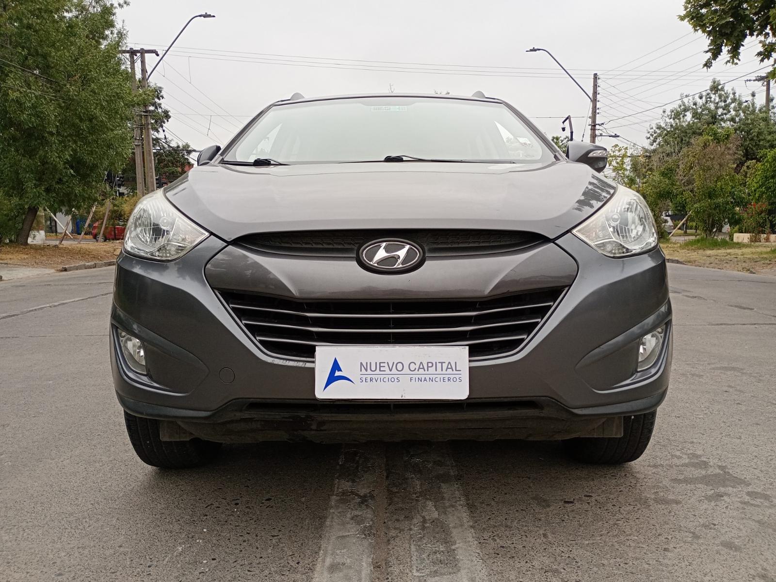 HYUNDAI TUCSON 2.0 4WD MEC BENCINA MANTENCIONES 2010 FULL AIRE DOBLE AIRBAG NEBLINEROS LLANTAS ABS - Automoviles El Golf