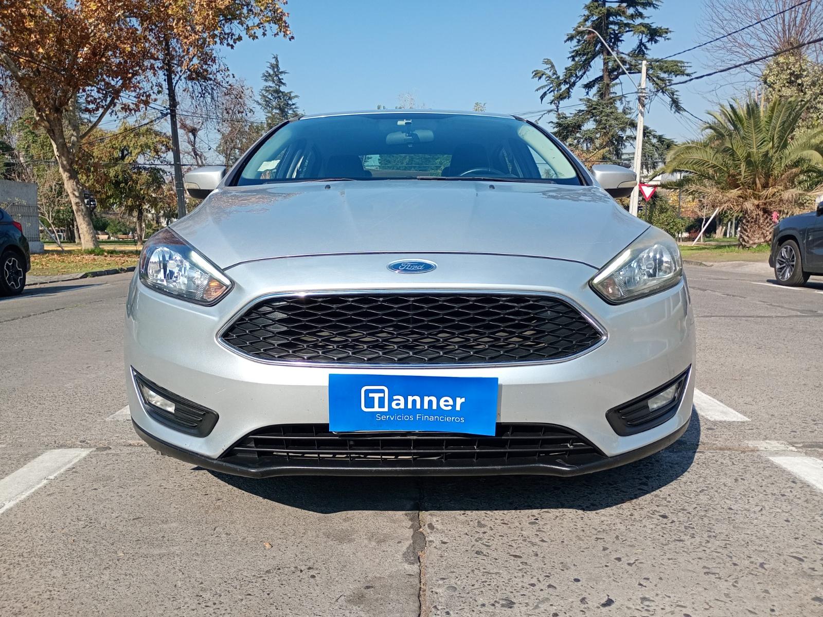 FORD FOCUS 2.0 AUT 2017 IMPECABLE SEDAN FULL EQUIPO UNICO DUEÑA - Automoviles El Golf