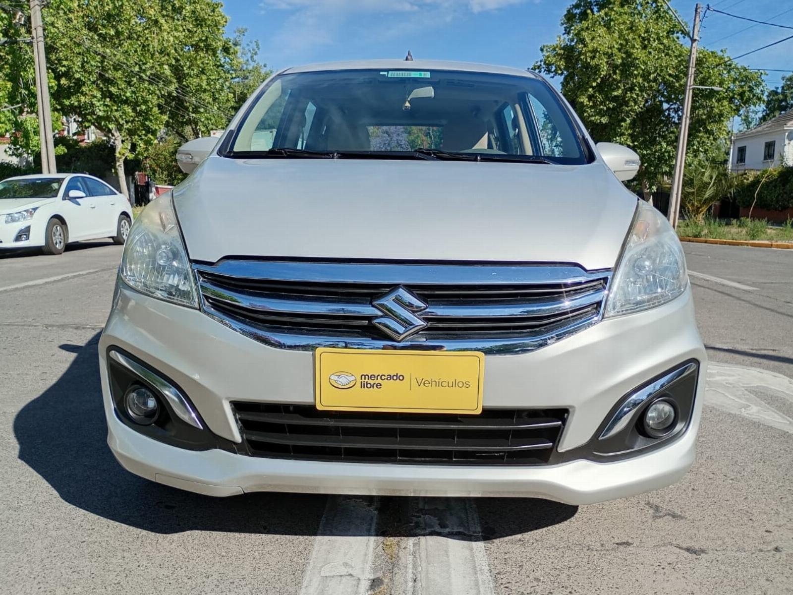 SUZUKI ERTIGA GLX 1.4 2017 OPORTUNIDAD STATION WAGON 3 CORRIDAS ASIENTOS - FULL MOTOR